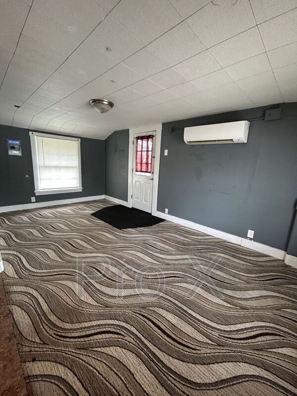 107 W Lindburg St in Pittsburg, KS - Building Photo - Building Photo