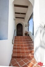 3501 Caribeth Dr in Los Angeles, CA - Building Photo - Building Photo