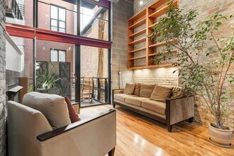 1935 N Fairfield Ave, Unit 306 in Chicago, IL - Foto de edificio - Building Photo