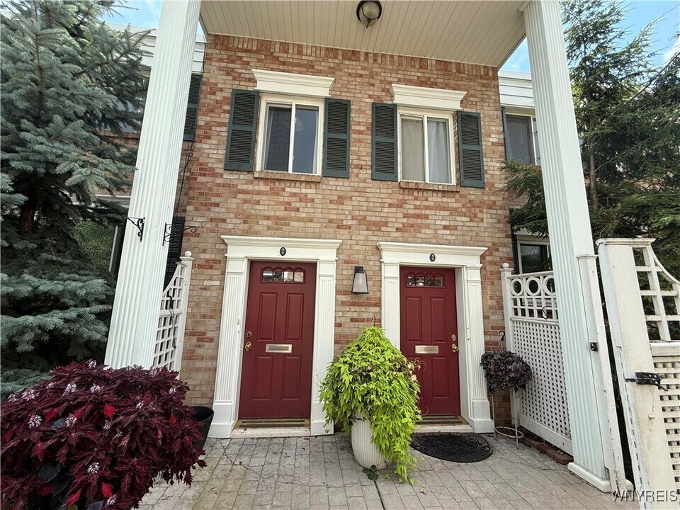 309 North St in Buffalo, NY - Building Photo