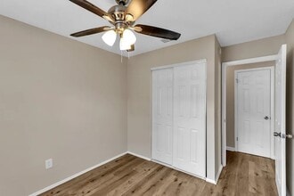 2004 E Humphrey St in Tampa, FL - Building Photo - Building Photo