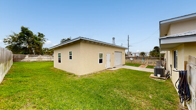 222 Rosa L Jones Dr in Cocoa, FL - Building Photo - Building Photo