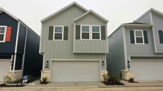 property at 2173 Bay Breeze Dr