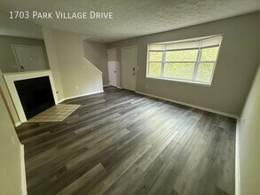 1703 Park Village Dr in Columbus, OH - Building Photo - Building Photo