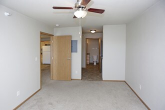 Washington Valley in Williston, ND - Building Photo - Interior Photo