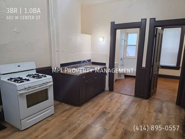 property at 602 W Center St