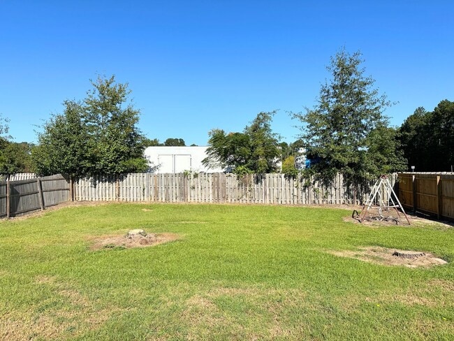 4303 Pineview Ln in Hephzibah, GA - Building Photo - Building Photo