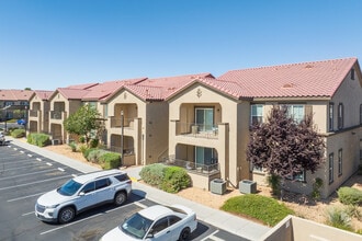 Riverton of the High Desert in Victorville, CA - Foto de edificio - Building Photo