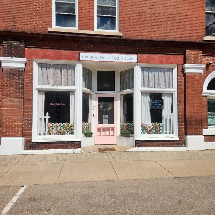 106 W St Joseph St in Lawrence, MI - Building Photo