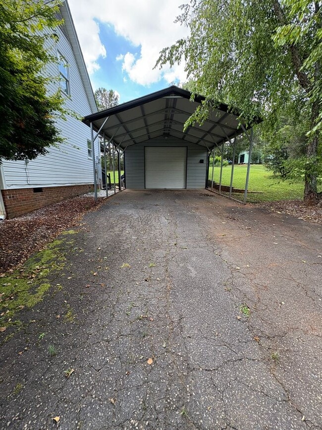 599 Sheriff Mill Rd in Easley, SC - Building Photo - Building Photo