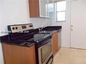 1045 Lenox Ave. in Miami Beach, FL - Building Photo - Building Photo