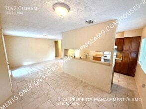 7042 Oldham Dr in San Antonio, TX - Building Photo - Building Photo