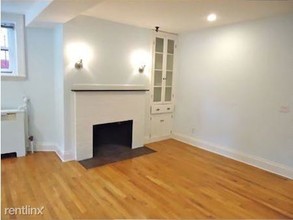 239 Commonwealth Avenue-Unit -Apt 12 in Boston, MA - Building Photo - Building Photo