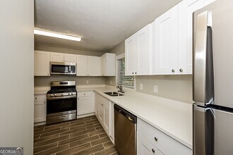 410 Burke Cir in Mcdonough, GA - Building Photo - Building Photo