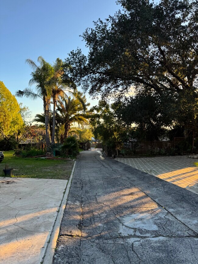 9859 Foothill Blvd, Unit 9859 in Sylmar, CA - Building Photo - Building Photo