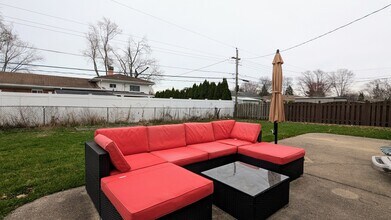 899 Horne Terrace in Des Plaines, IL - Building Photo - Building Photo