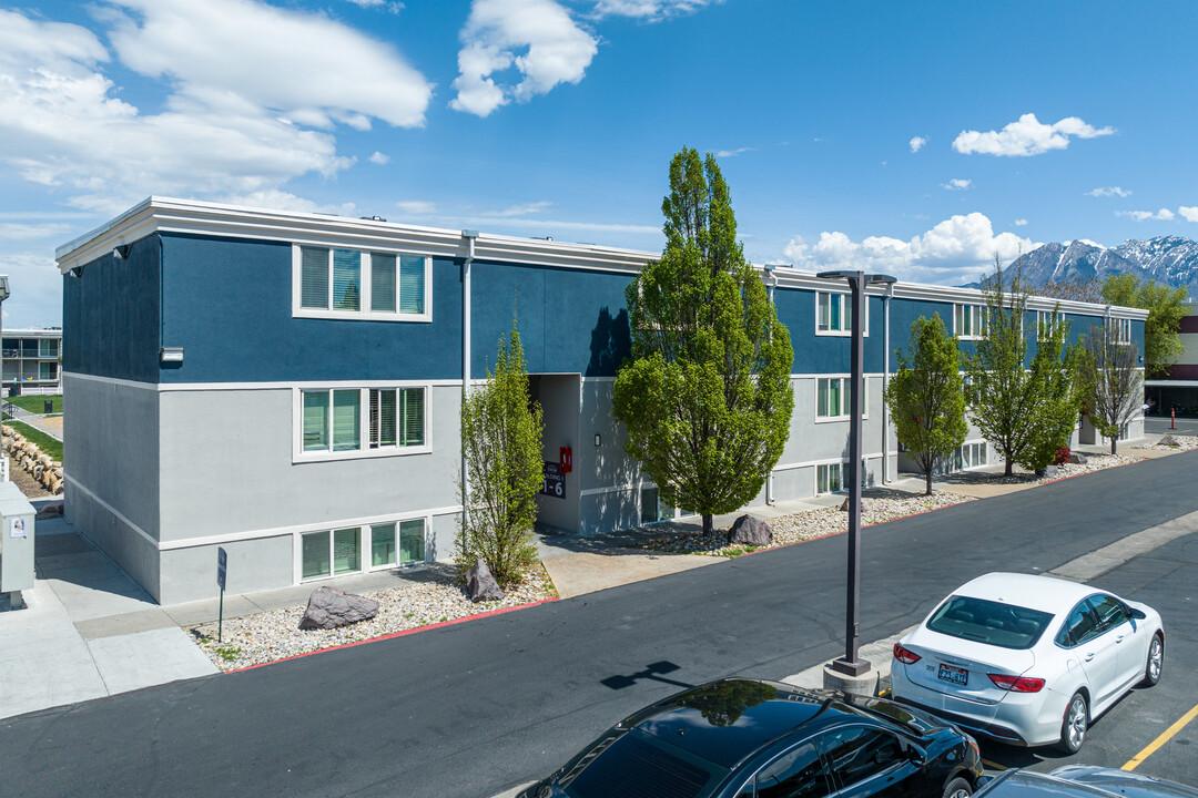 Park Station in Midvale, UT - Foto de edificio