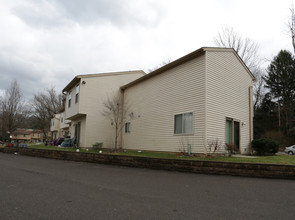 Valley Townhouses in Huntingdon Valley, PA - Building Photo - Building Photo