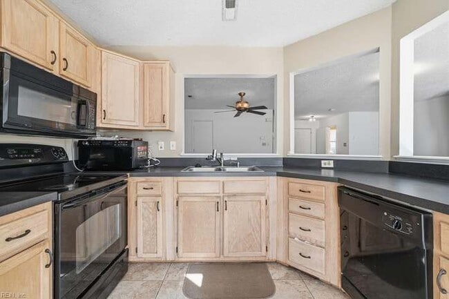 5217 Heathglen Cir, Unit 5217 Heathglen circle in Virginia Beach, VA - Foto de edificio - Building Photo