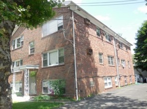 2063 Elizabeth Ave in Rahway, NJ - Building Photo - Building Photo