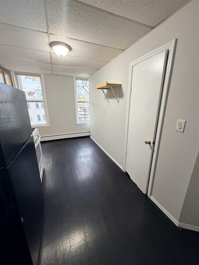 213 Webster Ave in Jersey City, NJ - Building Photo - Building Photo