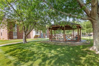 North Liberty Park Apartments in North Liberty, IA - Foto de edificio - Building Photo