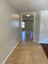 156 Katherine Way in San Antonio, TX - Building Photo - Building Photo