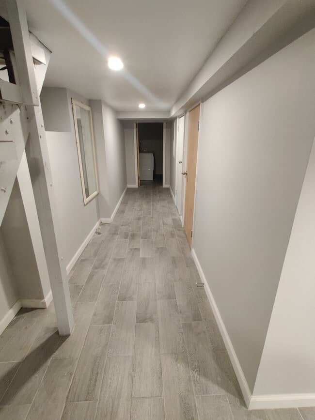 10906 95th Ave, Unit BSM in South Richmond Hill, NY - Building Photo - Building Photo