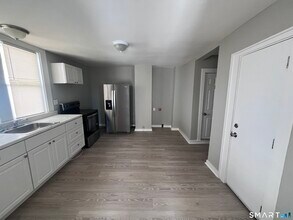 144 Clark St in New Britain, CT - Building Photo - Building Photo