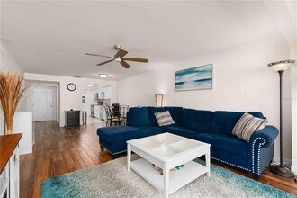 1750 Belleair Forest Dr in Belleair, FL - Building Photo - Building Photo