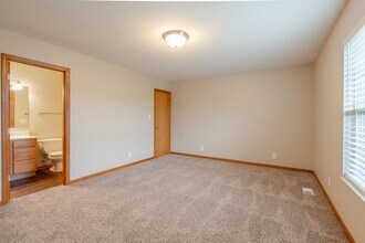 12531 Kenai Dr in Evansville, IN - Building Photo - Building Photo