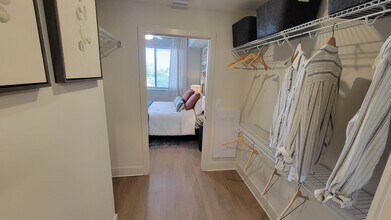 6833 SW 28th Ter, Unit B2 in Miami, FL - Building Photo - Building Photo