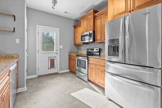 27 Diamond Ave in Chesapeake, VA - Building Photo - Building Photo