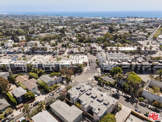 1132 5th Ave in Los Angeles, CA - Building Photo - Building Photo