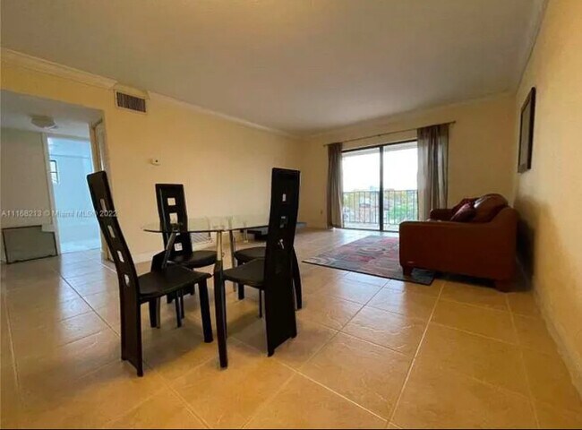 property at 10431 N Kendall Dr