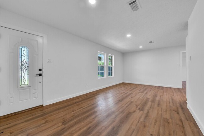 property at 1913 41st Ave N