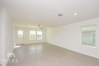 2749 Mistwood Dr in Fort Worth, TX - Foto de edificio - Building Photo