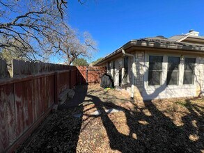 209 Big Spur S in Horseshoe Bay, TX - Building Photo - Building Photo