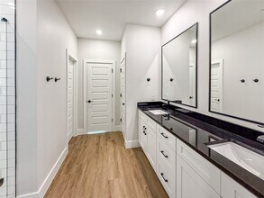 5601 Mobeetie Lp in Bee Cave, TX - Building Photo - Building Photo