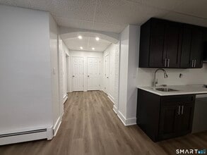 156 Garfield Ave in New London, CT - Building Photo - Building Photo