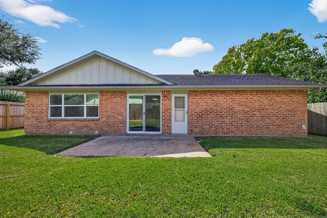 property at 3019 Jenny Dr