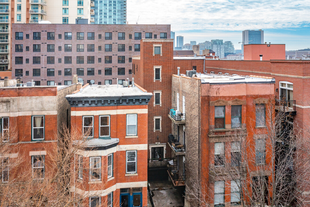 243 W Scott St in Chicago, IL - Foto de edificio
