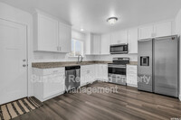 619 Shay Ln in Tooele, UT - Foto de edificio - Building Photo