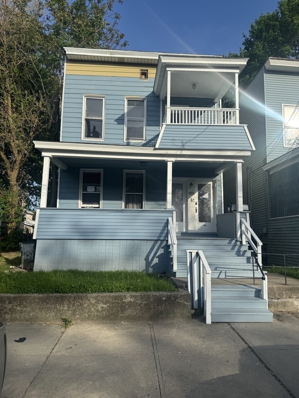 property at 184 N Lake Ave