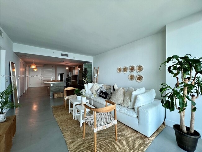 460 NE 28th St in Miami, FL - Building Photo - Building Photo