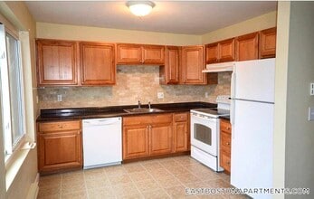 128 Marginal St in Boston, MA - Foto de edificio - Building Photo