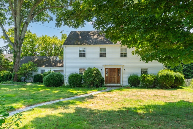 44 Liberty St in Madison, CT - Building Photo - Building Photo