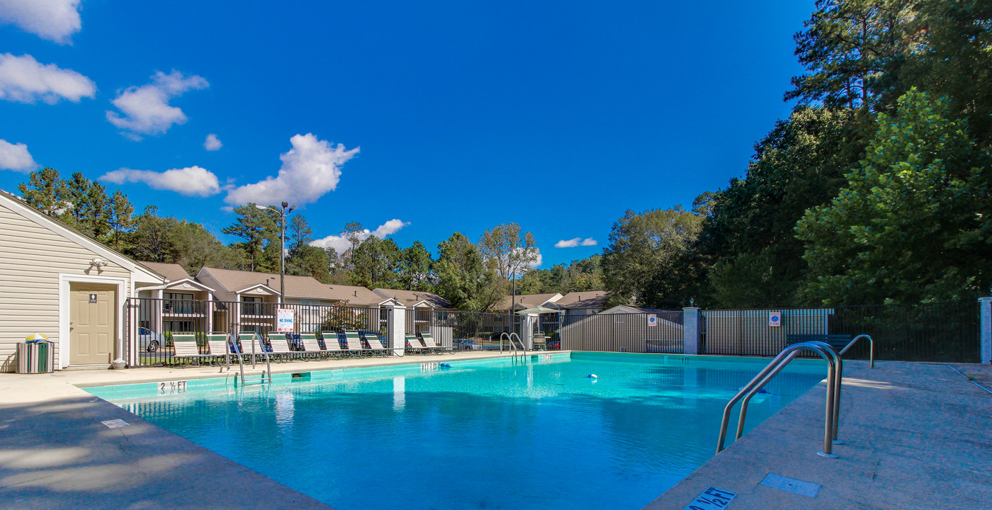 The Landing on Emerald Pointe in Birmingham, AL - Building Photo