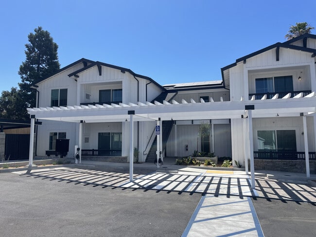 Emerald Court Apartments