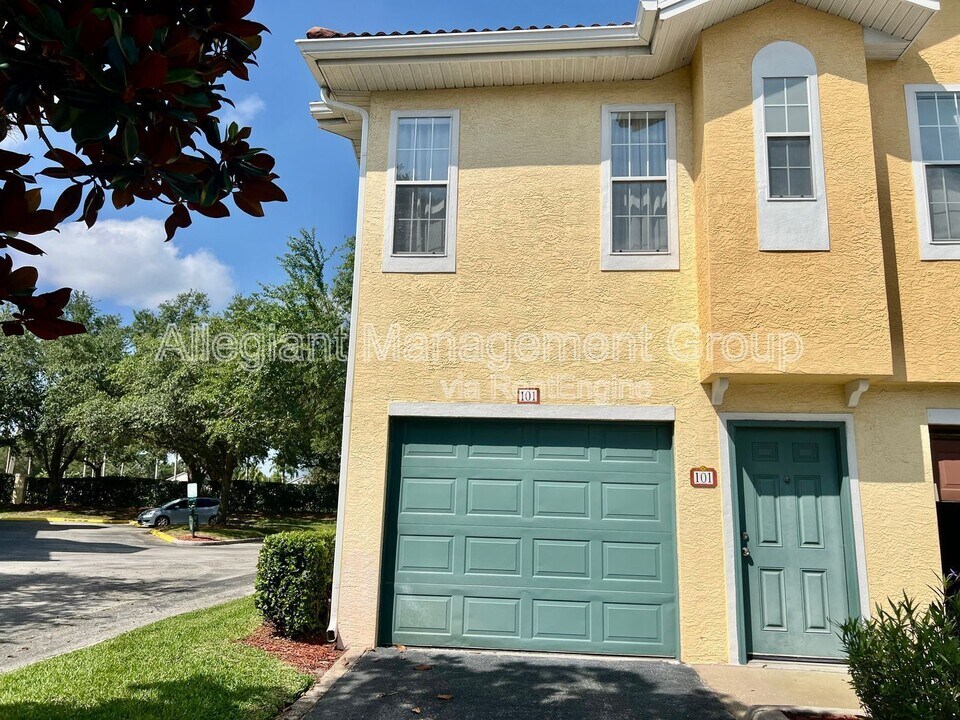 12016 Villanova Dr in Orlando, FL - Building Photo